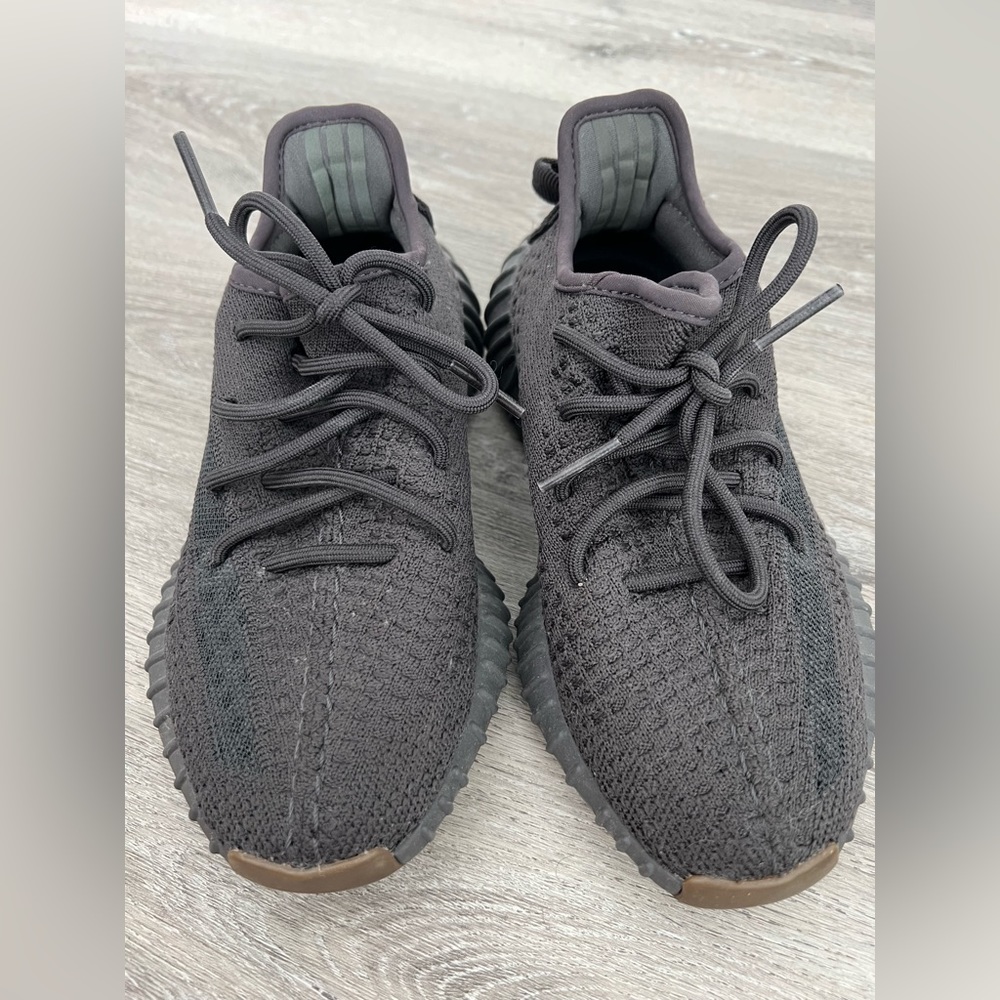 Yeezy 350 V2 Cinder